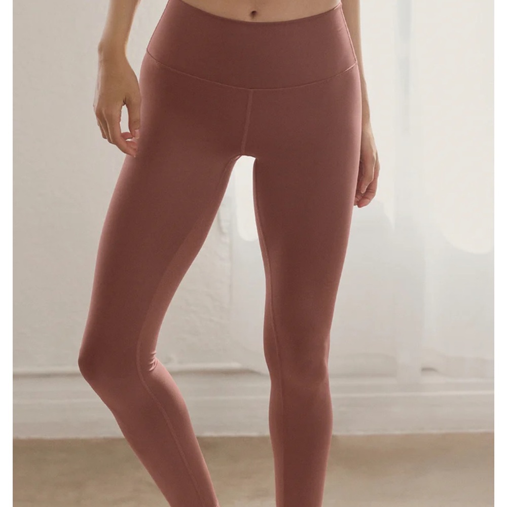 Alo yoga airlift chestnut legging and sports bra